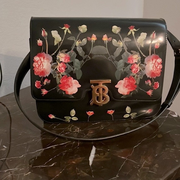 Burberry Handbags - COPY - Burberry, looks like a patent leather